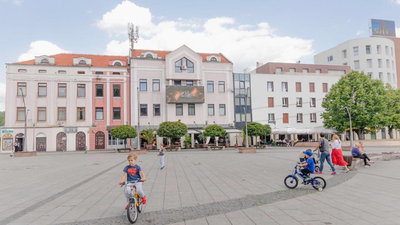Fontana Apartmani Free Parking Tuzla Ngoại thất bức ảnh