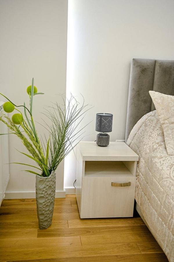 Fontana Apartmani Free Parking Tuzla Ngoại thất bức ảnh