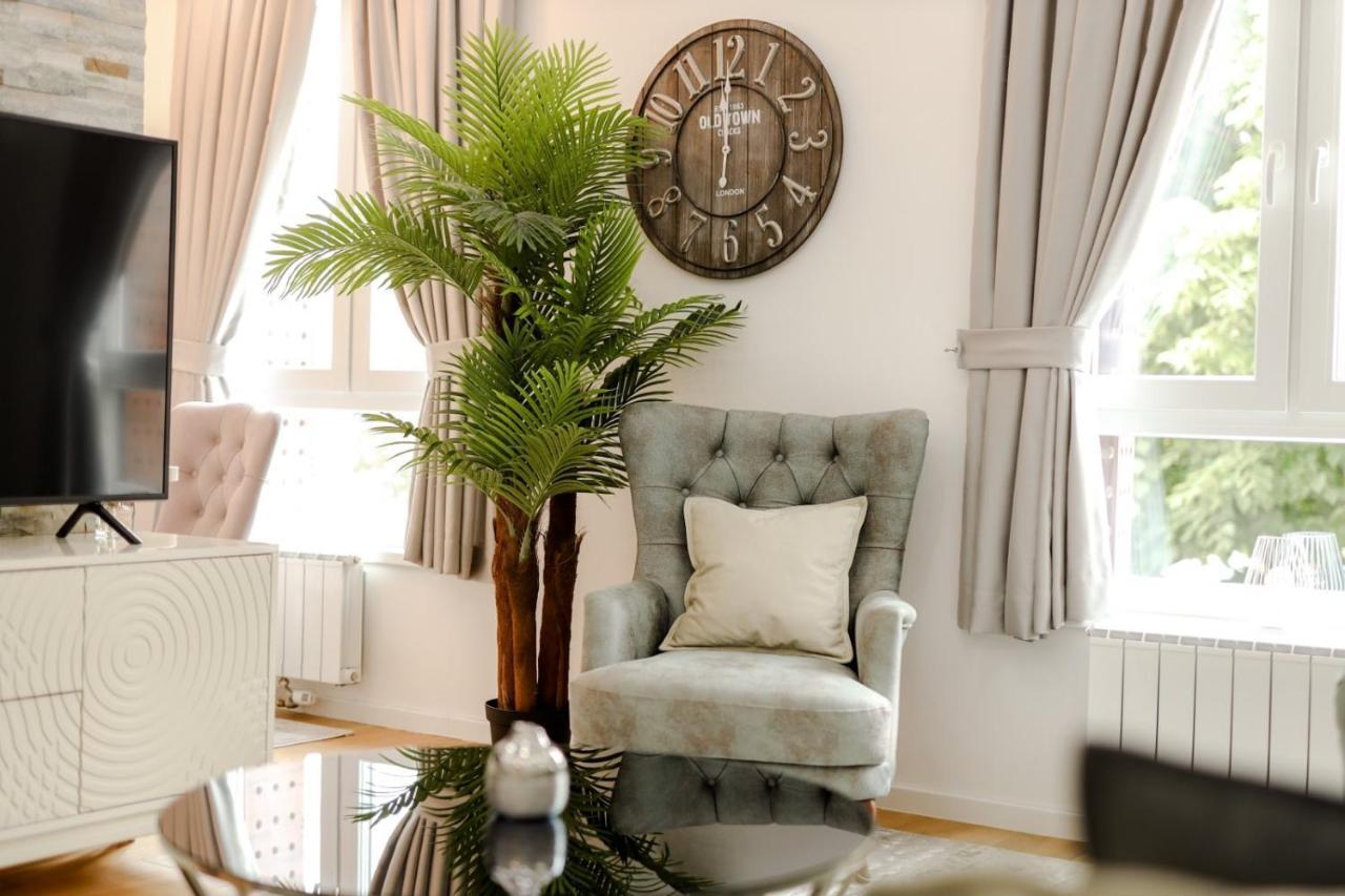 Fontana Apartmani Free Parking Tuzla Ngoại thất bức ảnh