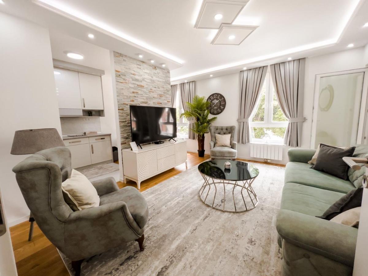 Fontana Apartmani Free Parking Tuzla Ngoại thất bức ảnh
