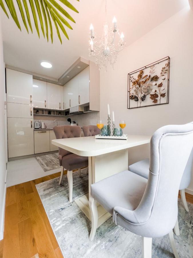 Fontana Apartmani Free Parking Tuzla Ngoại thất bức ảnh