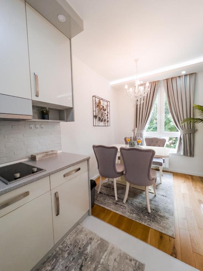Fontana Apartmani Free Parking Tuzla Ngoại thất bức ảnh