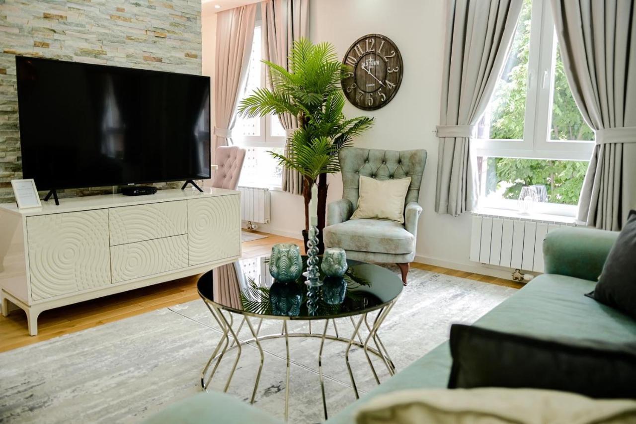 Fontana Apartmani Free Parking Tuzla Ngoại thất bức ảnh