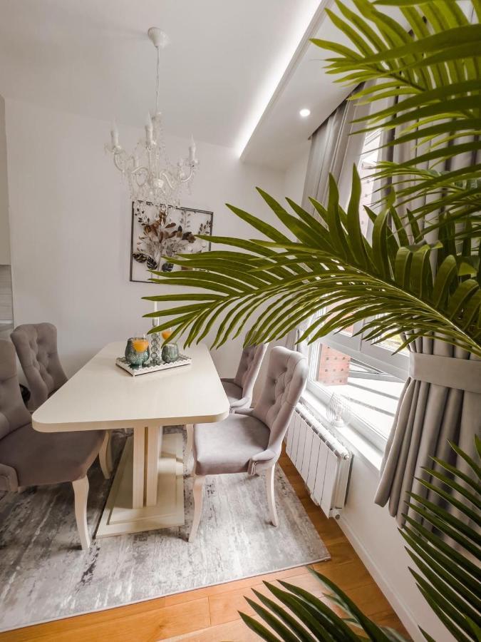 Fontana Apartmani Free Parking Tuzla Ngoại thất bức ảnh